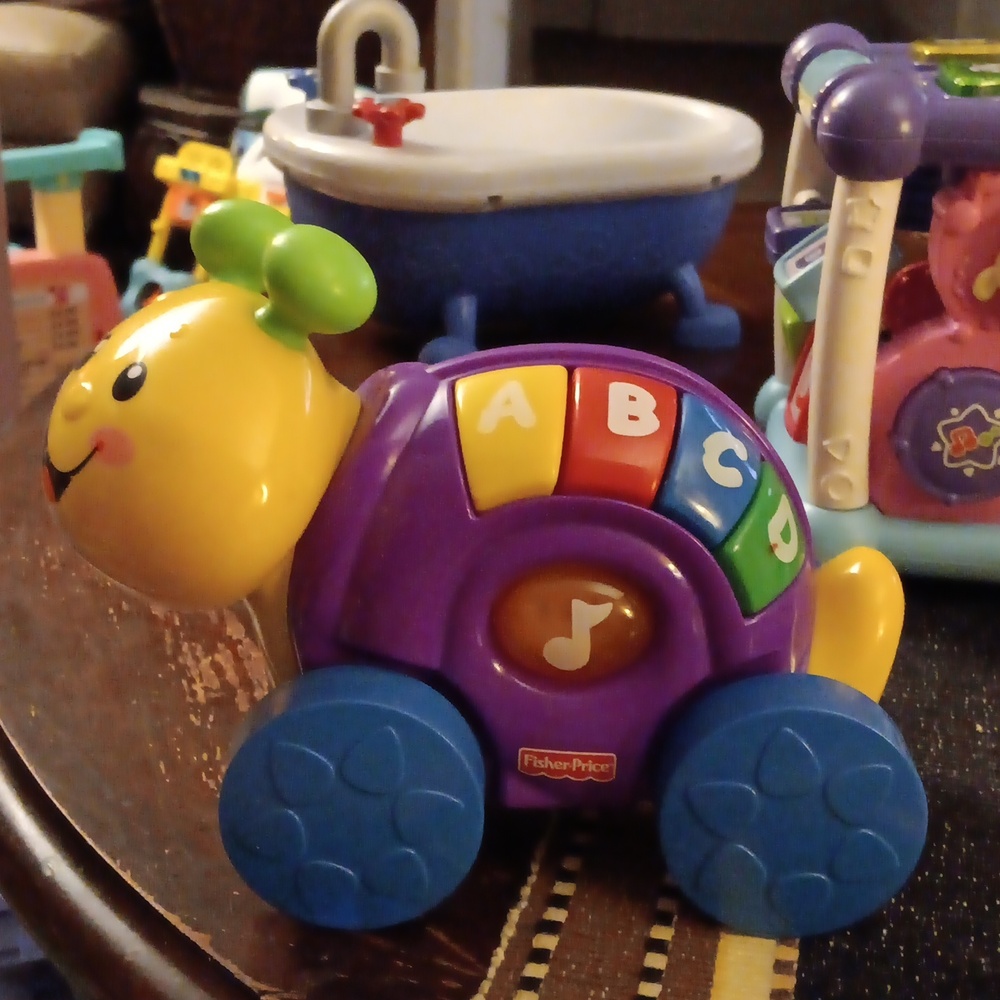 ❤️ FINAL REDUCTION.  Fisher-Price Laugh & Learn Roll-Along Snail